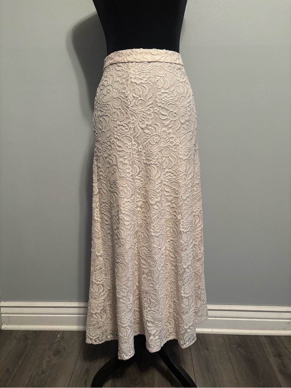 LOFT Cream Lace Maxi Fully Lined Skirt Size 12